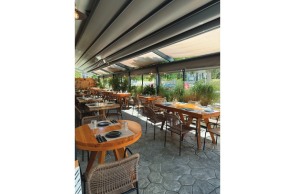 Φυσαρμόνικα: Το μεζεδοπωλείο που παντρεύει το μοντέρνο με το παραδοσιακό 