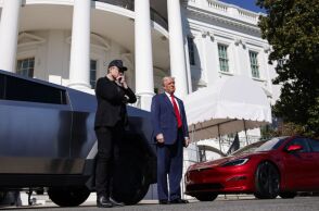 Η μετοχή της Tesla κατέρρευσε λόγω της διαμάχης Έλον Μασκ-Ντόναλντ Τραμπ, με απώλειες 152 δισ. δολαρίων και ανησυχίες για τις σχέσεις με το κράτος.