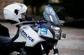 Σύλληψη πατέρα και γιου για περιβαλλοντική ρύπανση στη Θεσσαλονίκη - Άδειασαν καρότσα με επικίνδυνα απόβλητα σε χωράφι στην Επανομή