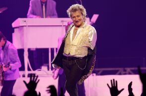 Ο Ροντ Στιούαρτ ακύρωσε έξι συναυλίες στις ΗΠΑ λόγω γρίπης, λίγες εβδομάδες πριν την εμφάνισή του στο φεστιβάλ Γκλάστονμπερι μαζί με τον Ρόνι Γουντ.