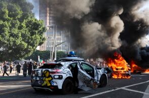 Λος Άντζελες: Τρίτη ημέρα διαδηλώσεων κατά των συλλήψεων μεταναστών - Συνεχίζεται η αντιπαράθεση μεταξύ του Τραμπ και των αρχών της Καλιφόρνιας