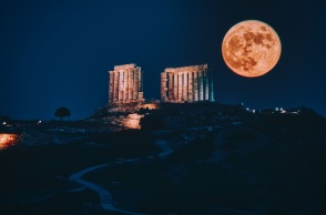 Πανσέληνος Ιουνίου 2025: Πότε θα δούμε το «φεγγάρι της φράουλας»