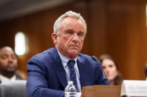 ΗΠΑ: Ο υπουργός Υγείας Ρόμπερτ Κένεντι Τζούνιορ απομάκρυνε όλα τα μέλη της επιτροπής εμβολιασμών - Γιατροί προειδοποιούν ότι η απειλείται η δημόσια υγεία