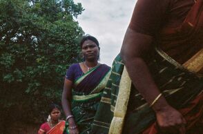 Γυναίκες στην Ινδία ωθούνται στην υστερεκτομή για να δουλεύουν χωρίς άδεια