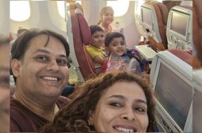 Ινδία: Η τελευταία selfie οικογένειας μέσα από το αεροσκάφος της Air India 