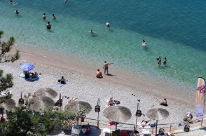 Λουόμενοι σε παραλία στην Αργολίδα