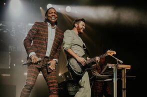 Σοκ στον κόσμο της χριστιανικής μουσικής: Ο Μάικλ Τέιτ κατηγορείται για σεξουαλική κακοποίηση από τρεις άνδρες - ομολογεί πως για 20 χρόνια ζούσε διπλή ζωή