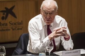 Πέθανε στα 92 του ο Λέοναρντ Λόντερ, ο οποίος μετέτρεψε την Estée Lauder σε κολοσσό καλλυντικών - Ήταν δεινός επιχειρηματίας, φιλάνθρωπος και λάτρης της τέχνης.