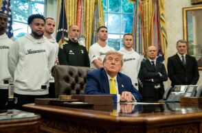 Ο Ντόναλντ Τραμπ προκάλεσε αμηχανία στους παίκτες της Γιουβέντους - Ζήτησε τη γνώμη τους για τις τρανς γυναίκες στον αθλητισμό κατά την επίσκεψή στον Λευκό Οίκο