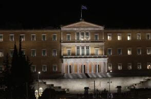 Ένα βήμα μπρος, δυο βήματα πίσω