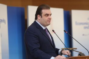 Μήνυμα Πιερρακάκη προς τις τράπεζες: Πρέπει να ανταποκριθούν και να σταθούν στο ύψος των περιστάσεων