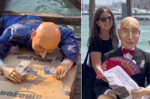 Σατιρικές μακέτες του Τζεφ Μπέζος εμφανίστηκαν στη Βενετία πριν τον γάμο του - Αντιδράσεις των κατοίκων για την παρουσία δισεκατομμυριούχων στην ιστορική πόλη. 