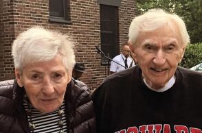 Ο γηραιότερος εν ενεργεία γιατρός του πλανήτη είναι 102 ετών - Οι συμβουλές του για καλή ζωή