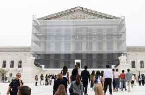 Ανώτατο Δικαστήριο των ΗΠΑ: Τα σχολεία οφείλουν να επιτρέπουν εξαίρεση παιδιών από αναγνώσεις βιβλίων με ΛΟΑΤΚΙ+ περιεχόμενο