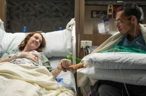 Ένας 30χρονος influencer, ο οποίος κατέγραφε τη μάχη του με τον καρκίνο στο διαδίκτυο, ανακοίνωσε τον θάνατό του μέσω βίντεο στα μέσα κοινωνικής δικτύωσης.