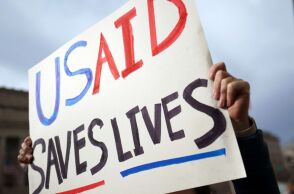 Έως και 14 εκατομμύρια πρόωροι θάνατοι, κυρίως παιδιών, αναμένονται λόγω των περικοπών Τραμπ στη διεθνή βοήθεια, σύμφωνα με έκθεση.