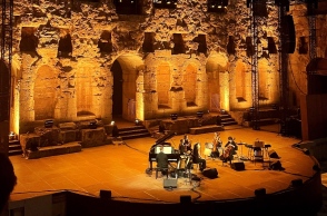 Max Richter: Μια σιωπηλή συμφωνία κάτω απ’ την Ακρόπολη