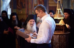 Ο Κυριάκος Μητσοτάκης στην Ιερά Μονή Σίμωνος Πέτρας