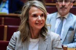 Η Μιλένα Αποστολάκη στην Προανακριτική Επιτροπή για τα Τέμπη κατήγγειλε μεθοδεύσεις για την προστασία του πρώην υπουργού Κώστα Καραμανλή