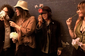 The Dandy Warhols: Συνέντευξη με τον τραγουδιστή της μπάντας, Courtney Taylor-Taylor, πριν τις συναυλίες τους στην Ελλάδα.