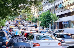 Αυτοκίνητα σε δρόμο με κίνηση