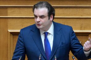 Η απάντηση Πιερρακάκη στους υπαινιγμούς Χαρίτση για τα ψηφιακά έργα: Δεν είστε μόνο συκοφάντες, είστε και αδιάβαστοι