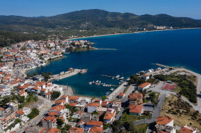 Σαν τη Χαλκιδική δεν έχει: κλισέ φράση, που όμως δεν είναι αβάσιμη