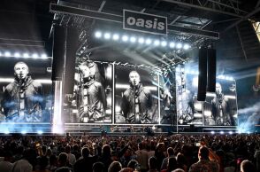 Φωτογραφικά πρακτορεία μποϊκοτάρουν την περιοδεία Oasis λόγω αυστηρών όρων για τα δικαιώματα χρήσης των εικόνων μετά από ένα έτος.