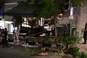 Κολωνάκι: «Αν δεν ήταν το δέντρο θα ήμασταν νεκροί» - Οι σκηνές χάους που ακολούθησαν όταν το τζιπ έπεσε σε εστιατόριο