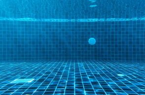 Δράμα: Πώς έσωσαν τον 18χρονο που κινδύνευσε να πνιγεί στην πισίνα - Βρίσκεται προληπτικά στο νοσοκομείο