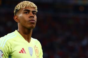 Έρευνα ζητά η Ισπανία για το πάρτι του Λαμίν Γιαμάλ, όπου φέρεται να προσέλαβε άτομα με νανισμό ως διασκέδαση, προκαλώντας αντιδράσεις.