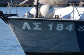 Ερμιόνη: 52χρονος ανασύρθηκε νεκρός από τη θάλασσα, όταν το αυτοκίνητό του έπεσε στο νερό - Άγνωστα τα αίτια του δυστυχήματος.