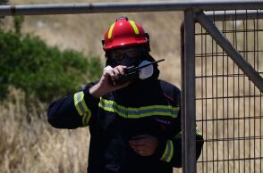 Θεσσαλονίκη: Πυρκαγιά σε ξερά χόρτα ξέσπασε στη Σταυρούπολη, πάνω από τον Περιφερειακό - Ισχυρές πυροσβεστικές δυνάμεις στο σημείο.