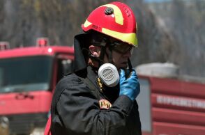 Θεσσαλονίκη: Φωτιά στο πρώην στρατόπεδο Ζιάκα - Καίει ξερά χόρτα και σκουπίδια - Δεν απειλεί κατοικημένες περιοχές, σε επαγρύπνηση η Πολιτική Προστασία