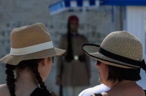 Καιρός: Νέο κύμα καύσωνα σαρώνει τη χώρα από σήμερα, Δευτέρα 21 Ιουλίου - Πού θα φτάσει ο υδράργυρος - Τι προβλέπουν meteo και ΕΜΥ.