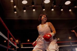 Η Σίντνεϊ Σουίνι εντυπωσιάζει ως πυγμάχος Κρίστι Μάρτιν στη βιογραφική ταινία Christy, με τους θαυμαστές να προβλέπουν Όσκαρ για την ερμηνεία της.