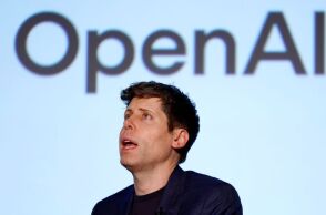 Ο Σαμ Άλτμαν της OpenAI προβλέπει την πλήρη κατάργηση επαγγελμάτων λόγω τεχνητής νοημοσύνης και προειδοποιεί για κινδύνους στην υγεία και την εθνική ασφάλεια.