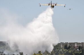 Φωτιά στην Πολυτεχνειούπολη: Εθελοντές πυροσβέστες βρήκαν μπιτόνι με λάδια μηχανής στο δάσος