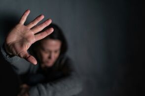 33χρονος στη Λαμία χτύπησε την φίλη του γιατί αρνήθηκε να συνευρεθούν ερωτικά