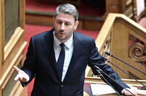 Ανδρουλάκης: Εσείς φοράτε τη φανέλα της διαφθοράς και της αναξιοπρέπειας, κι εμείς, τη φανέλα της διαφάνειας και της αλήθειας