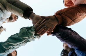 Πέρα από τα στερεότυπα, μαζί - Μια νέα αφήγηση του The Asian American Foundation