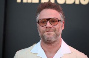 Ο Σεθ Ρόγκεν αποκαλύπτει γιατί καπνίζει κάνναβη καθημερινά επί 20 χρόνια - Εξηγεί πώς τον βοηθά να παραμένει δημιουργικός και λειτουργικός.