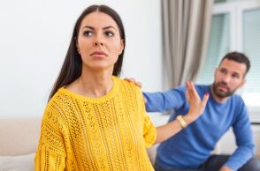 Η ειδικός Ρέιτσελ Μπάουι αποκαλύπτει τη φράση που μπορεί να προλάβει καβγάδες σε μια σχέση και να οδηγήσει σε πιο υγιή, ουσιαστική επικοινωνία.