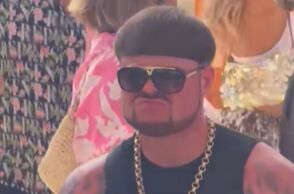 Ο άνδρας με το viral κούρεμα στην Ίμπιζα αποκαλύφθηκε: Είναι ο Τζακ Κέι από το Νιούκαστλ - «Έρχεται μεγάλη ανακοίνωση», λέει στους fans του