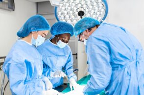 Την έθεσαν σε τεχνητό κώμα μετά από σοβαρή αλλεργική αντίδραση 