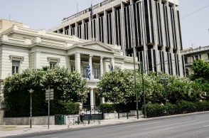 Κάντε ησυχία. Το Υπουργείο Εξωτερικών κοιμάται