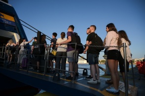 Εκδρομείς πάνω σε καράβι