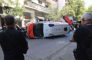 Τραγική κατάληξη στο Γουδή: Πέθανε ο ασθενής μετά την ανατροπή του ασθενοφόρου