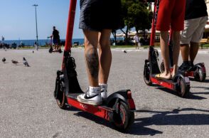 Θεσσαλονίκη: Η αυξημένη χρήση πατινιών και οι επικίνδυνες συμπεριφορές οδηγούν σε ελέγχους και αυστηρότερα πρόστιμα - Νέος ΚΟΚ έρχεται να βάλει τάξη στο χάος.