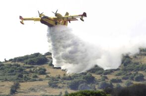 Συναγερμός στην Πυροσβεστική, καθώς φωτιά ξέσπασε το μεσημέρι του Σαββάτου στον Χορτιάτη Θεσσαλονίκης, στη θέση Αέλιος Πέτρα, καίγοντας δασική έκταση. 